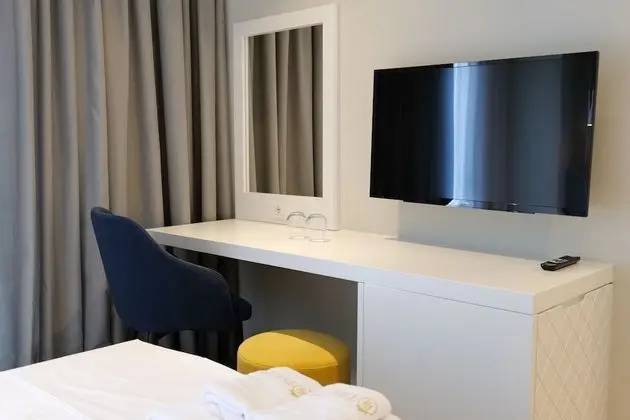 Tek Büyük veya İki Ayrı Yataklı Oda, Balkon