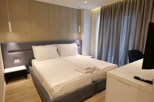 Tek Büyük veya İki Ayrı Yataklı Oda, Balkon