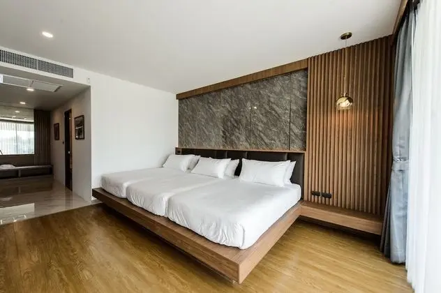Triple-Bed Suite
