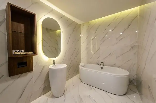 Triple-Bed Suite