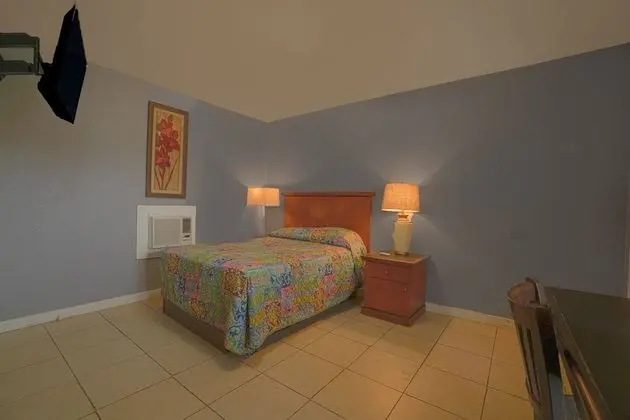 Oda, Birden Çok Yatak, Sigara İçilebilir