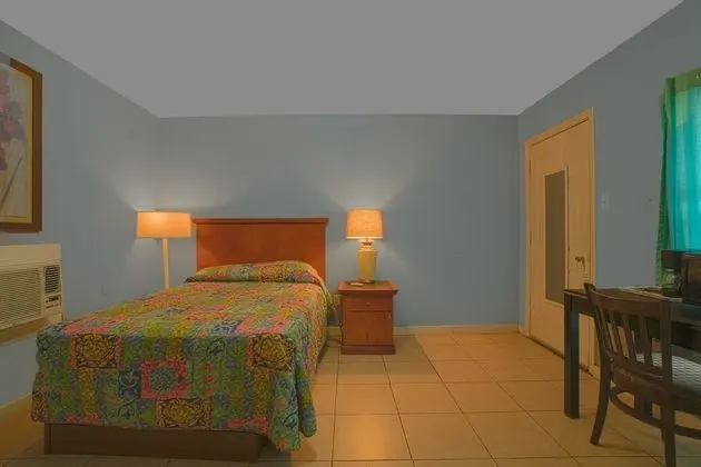 Oda, Birden Çok Yatak, Sigara İçilebilir