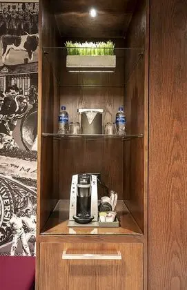 Accessible Kyle Field One Bedroom Corner King Suite