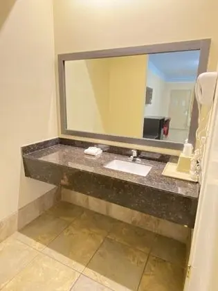 Standard Oda, 2 Büyük (Queen) Boy Yatak, Sigara İçilebilir