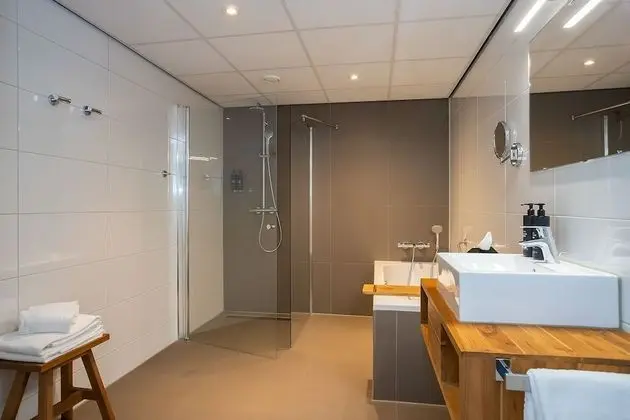 Deluxe Room with Bath