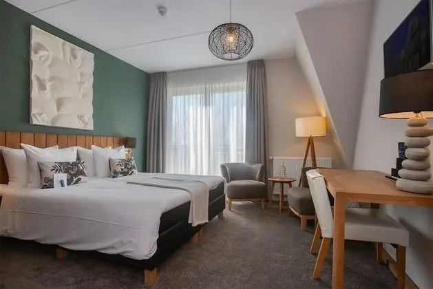 Deluxe Room with Shower