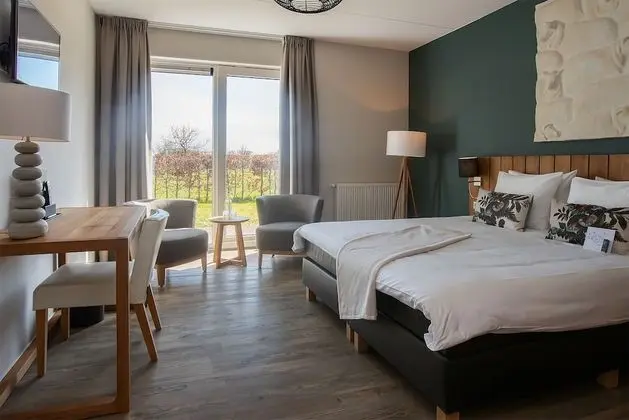 Deluxe Room with Shower
