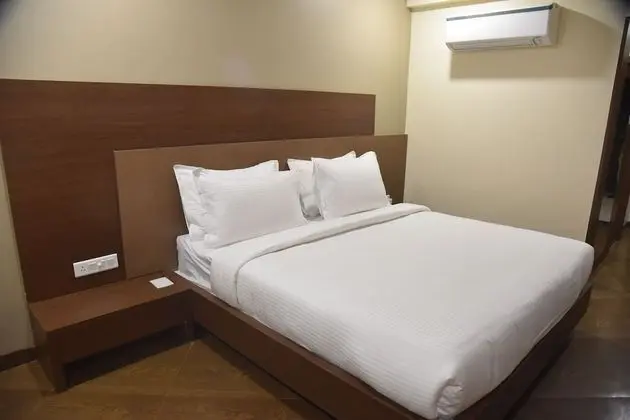 Deluxe Oda, 1 Büyük (Queen) Boy Yatak, Şehir Manzaralı