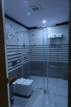 Luxury Tek Büyük Yataklı Oda