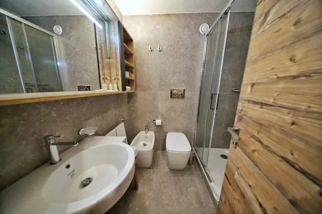 Üç Kişilik Oda