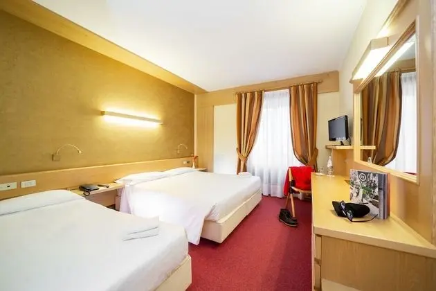 Classic Üç Kişilik Oda