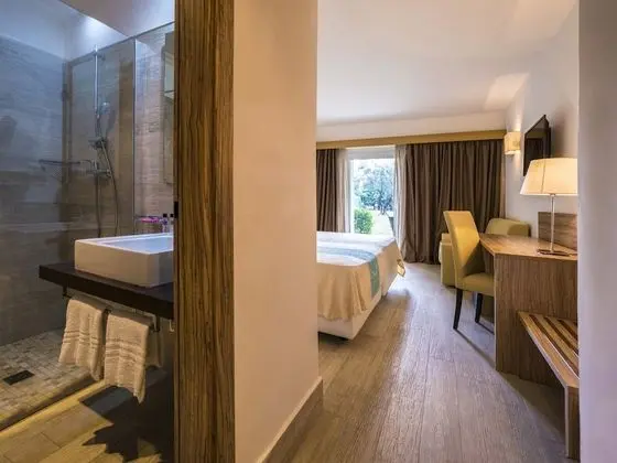 Classic Tek Büyük Yataklı Oda