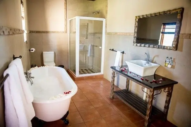 Luxury Tek Büyük Yataklı Oda