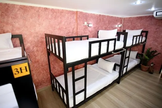 Mixed Dormitory Room 2