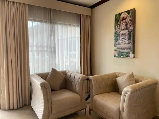 Deluxe Tek Büyük Yataklı Oda, Havuz Kenarı