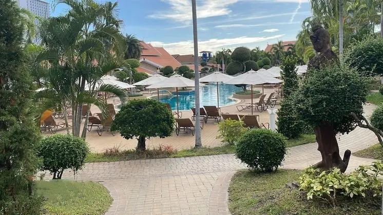 Deluxe Tek Büyük Yataklı Oda, Havuz Kenarı