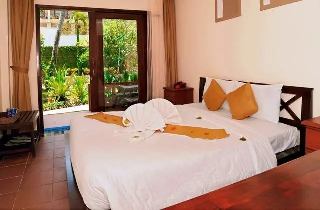 Bungalov, Havuz Manzaralı