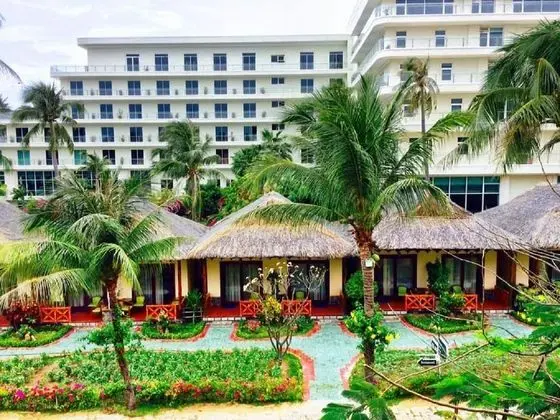 Bungalov, Havuz Manzaralı