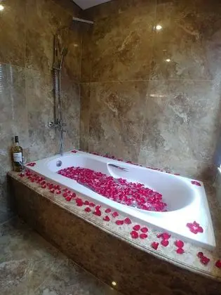 Luxury Oda, 1 En Büyük (King) Boy Yatak