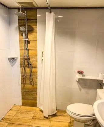 Deluxe Room, Air Conditioner