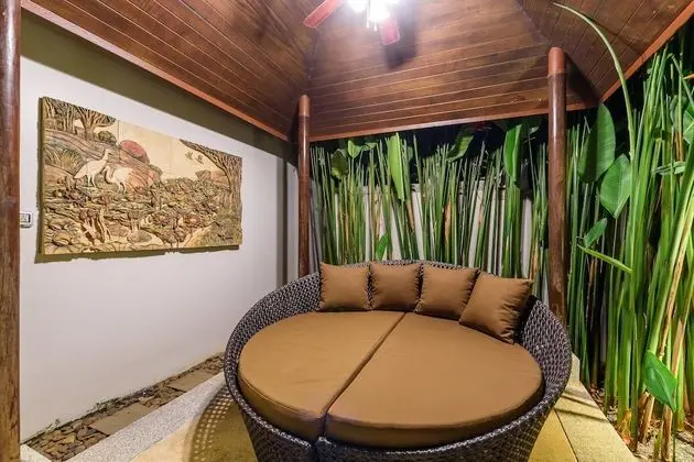 Deluxe Villa