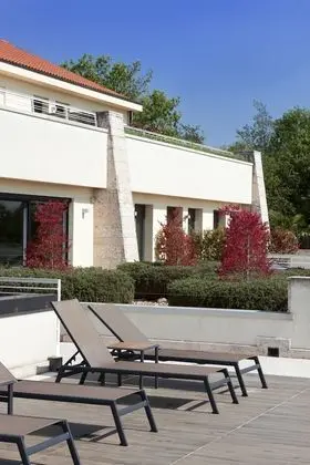 Tek Büyük veya İki Ayrı Yataklı Oda, Göl Manzaralı