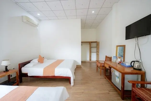 Family Room, Garden View (with AC)