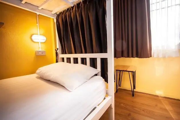 10-Bed Air Conditioning Dormitory (Mixed)