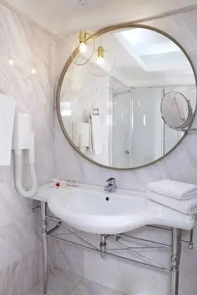 Deluxe Tek Büyük Yataklı Oda, Deniz Manzaralı
