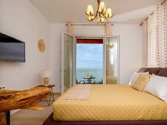 Exclusive Villa, 4 Yatak Odası, Kişiye Özel Havuzlu, Denize Sıfır