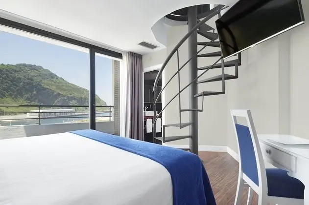 Süit, Teras, Kısmi Deniz Manzarası (Duplex, 90 mins of free spa access)