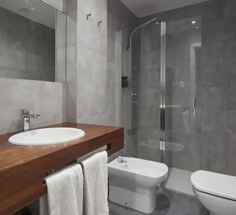Tek Büyük Yataklı Oda (Petite, 90 mins free spa access)