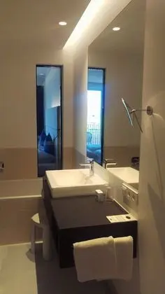 Standard Tek Büyük Yataklı Oda, Göl Manzaralı, Zemin Kat