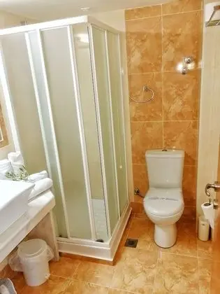 Standard Dört Kişilik Oda