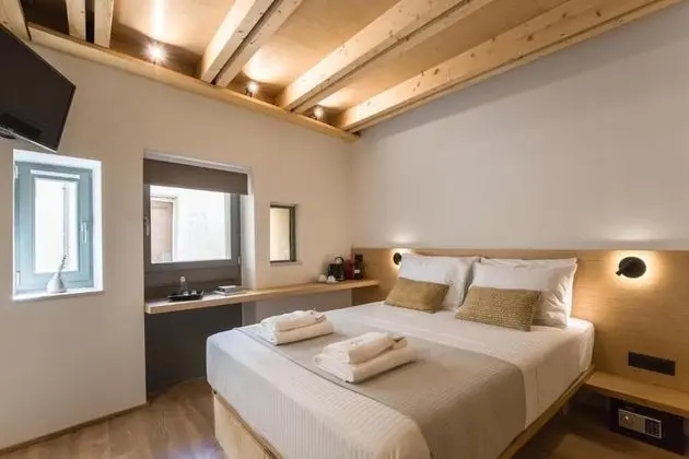 Deluxe Suite, Bath, Ground Floor