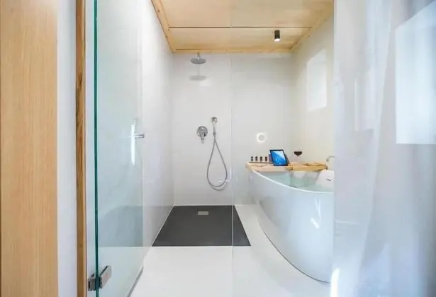 Deluxe Suite, Bath, Ground Floor