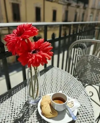 Deluxe Tek Büyük veya İki Ayrı Yataklı Oda, Balkon (103)
