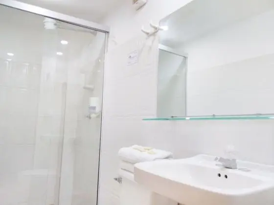 Deluxe Oda, 1 En Büyük (King) Boy Yatak