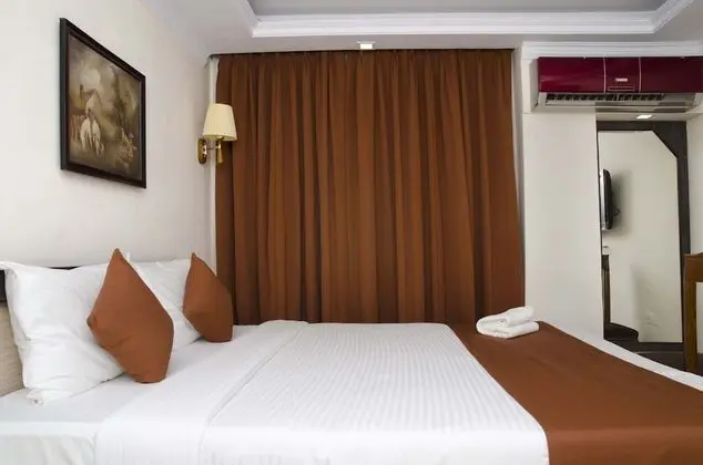 Deluxe Tek Büyük Yataklı Oda, Şehir Manzaralı, Köşe