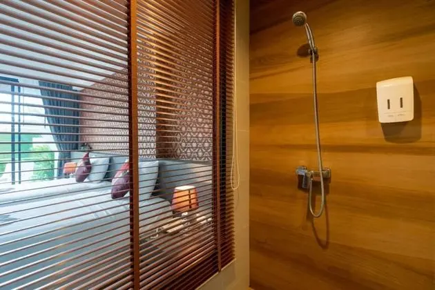 Deluxe Twin Room with Pool Access