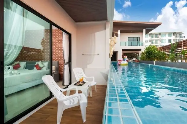Deluxe Twin Room with Pool Access