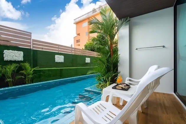Deluxe Twin Room with Pool Access
