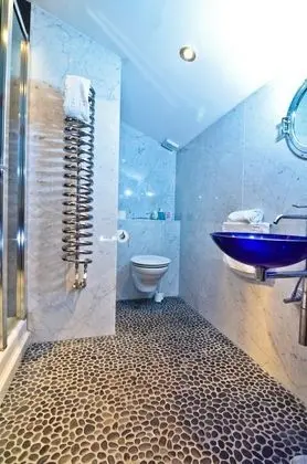 Deluxe Tek Büyük veya İki Ayrı Yataklı Oda