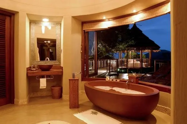 Luxury Oda