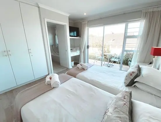 Twin bed room, sea and mountain views