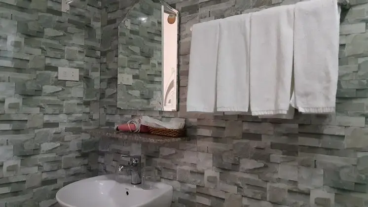 Üç Kişilik Oda