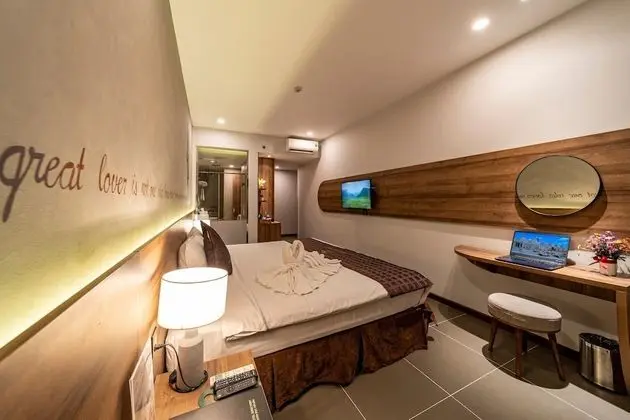Deluxe Oda, 1 En Büyük (King) Boy Yatak, Şehir Manzaralı