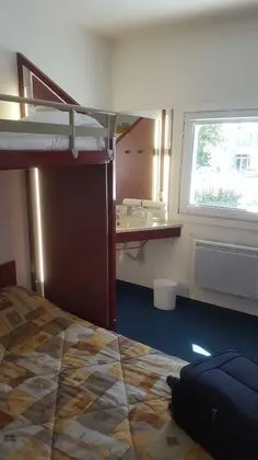 Basic Üç Kişilik Oda, Ortak Banyo