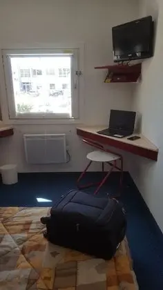 Basic Üç Kişilik Oda, Ortak Banyo