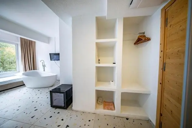 Çift Kişilik Oda (Oda Dışında Özel Banyo), Orman veya Kısmi Deniz Manzaralı, Küvetli